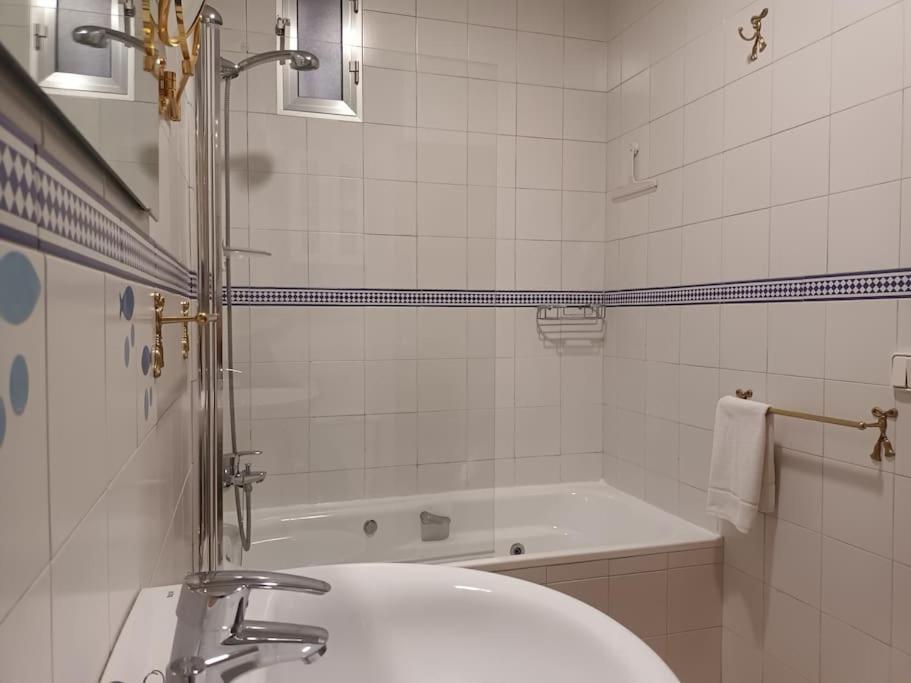 Apartamento Puerta Real Seville Ngoại thất bức ảnh